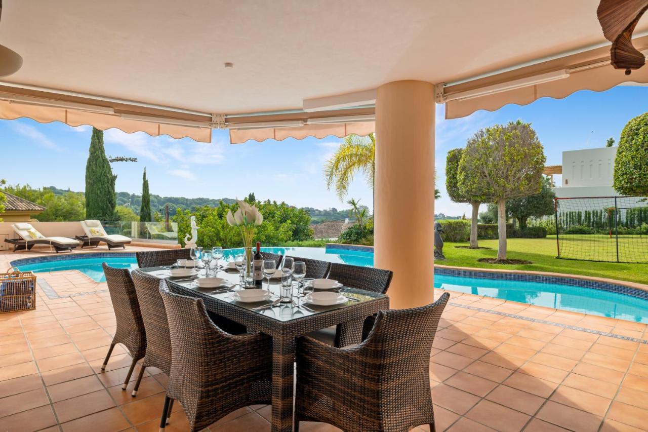 Luxury Villa Robledal By Mabiente - Views Of The Sea And The Golf Course 마르베야 외부 사진