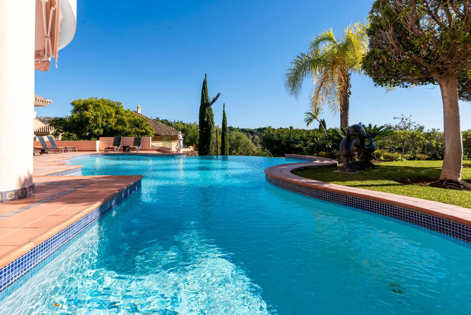 Luxury Villa Robledal By Mabiente - Views Of The Sea And The Golf Course 마르베야 외부 사진