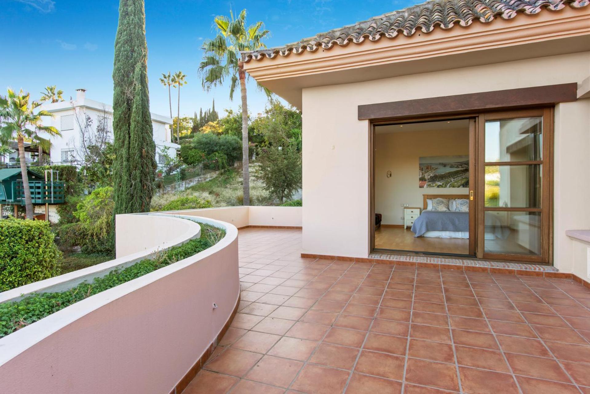Luxury Villa Robledal By Mabiente - Views Of The Sea And The Golf Course 마르베야 외부 사진