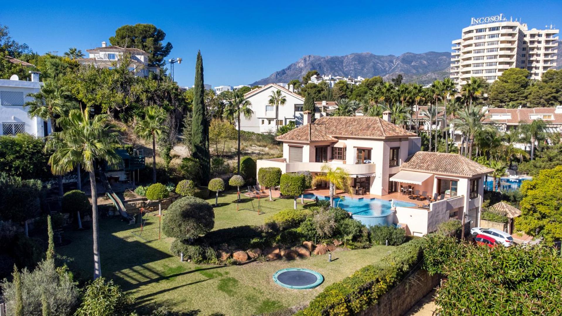 Luxury Villa Robledal By Mabiente - Views Of The Sea And The Golf Course 마르베야 외부 사진